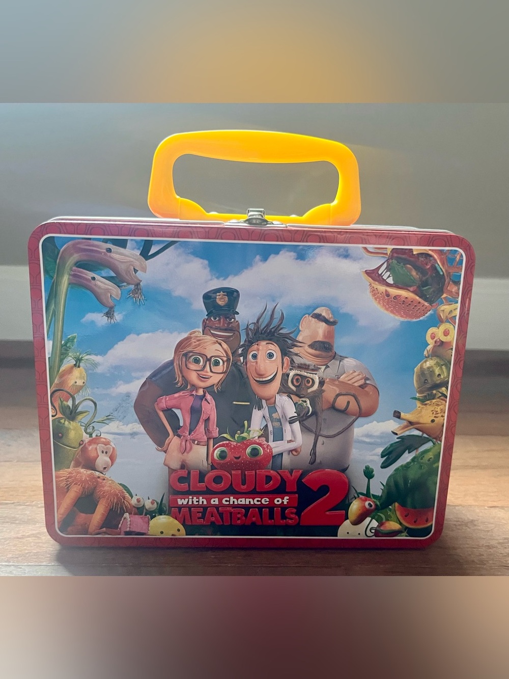 2013 Cloudy w/a Chance of Meatballs 2 Tin Lunch Box